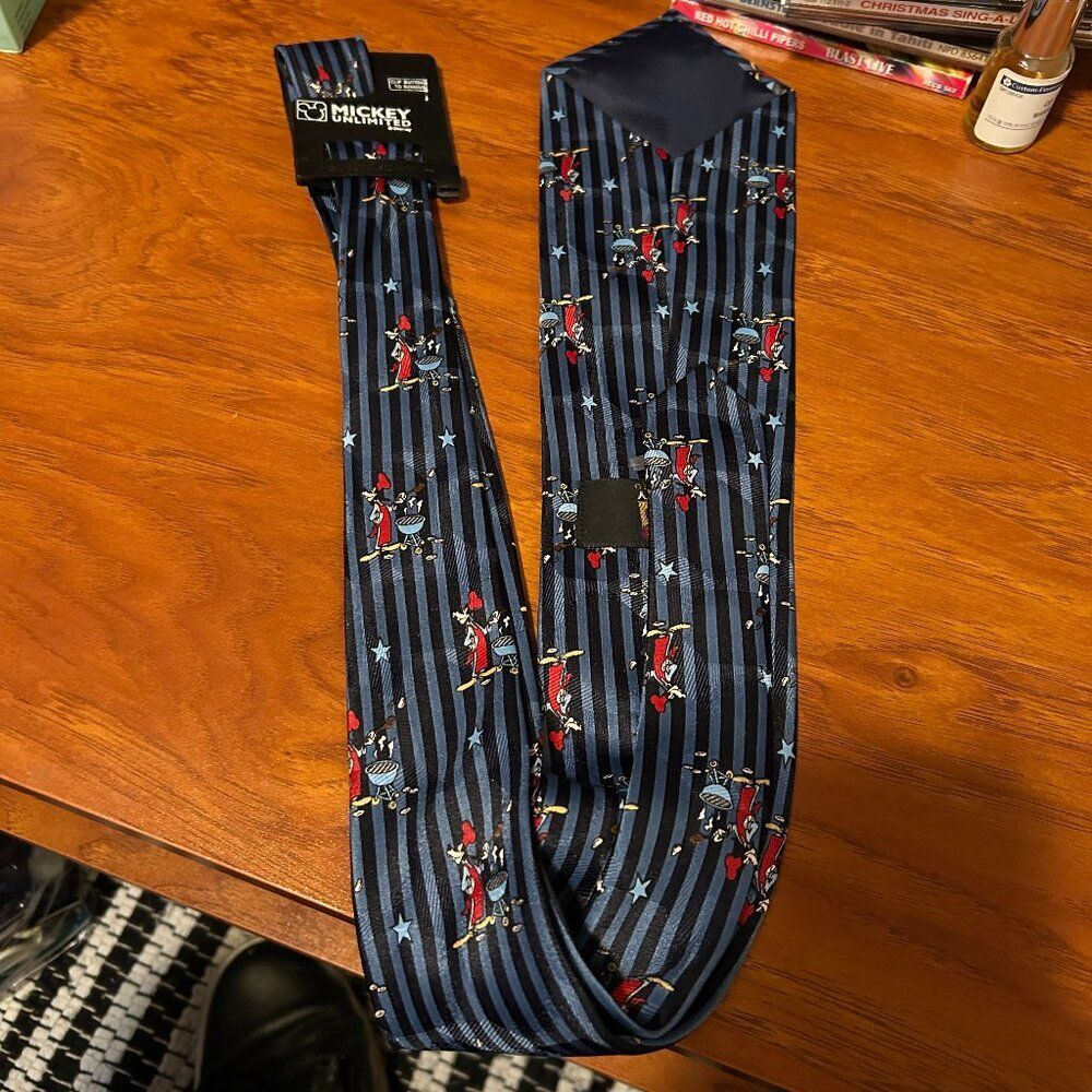 Disney Mickey Unlimited Tie NWT Goofy Barbeque BBQ Dads Striped